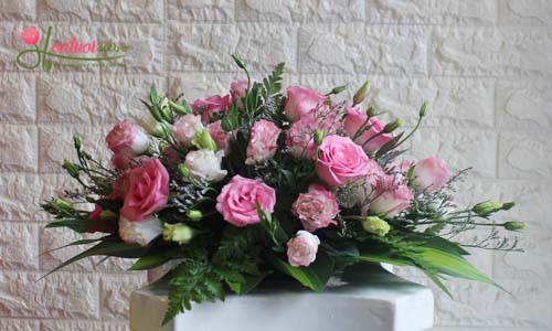 Hoa để bàn - Hình oval màu hồng đậm